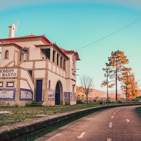 Estacao Ferroviaria De Mondim De Basto Village de vacances Castelbuono
